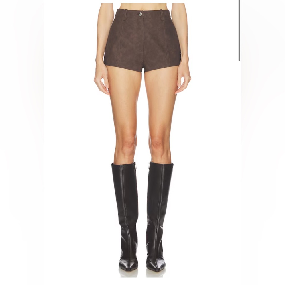 Lera Shorts in Chocolate
Camila Coelho